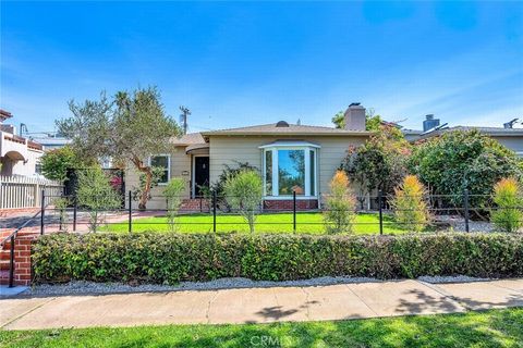 Photo of 782 N Almar Avenue, Pacific Palisades, CA 90272 (MLS # SR26066981)