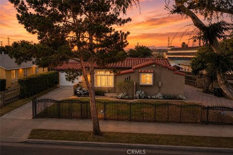 Photo of 5237 Duncan WAY, South Gate, CA 90280 (MLS # HD26157253)