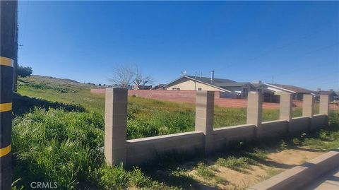 Photo of 5 st E Avenue R, Palmdale, CA 93550 (MLS # DW26051012)
