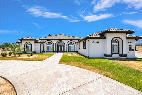 Photo of 7381 Cygnet Road, Phelan, CA 92371 (MLS # CV26127619)