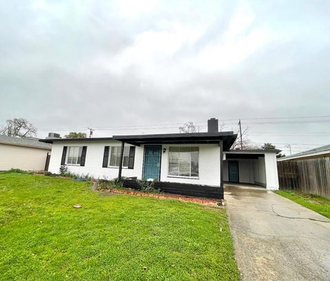 Photo of 5119 58th Street, Sacramento, CA 95820 (MLS # ML82041038)