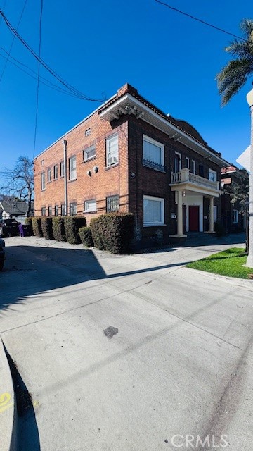 324 W 9th Street