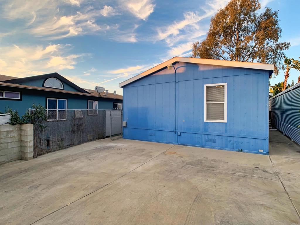 300 Thornton Drive 5