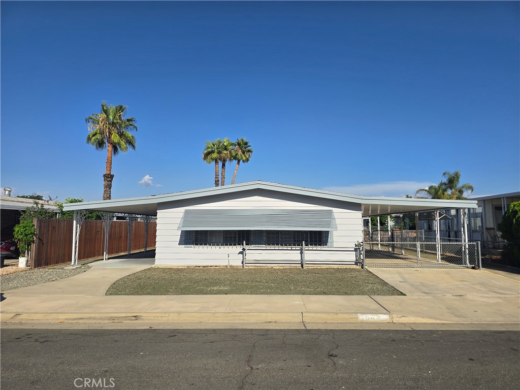 LOVELY AND MOVE IN READY - Completely remodeled, top to bottom, spacious manufactured home with 2 BRs. 2BAs.
New paint, interior and exterior, new flooring, countertops, fixtures, and appliances, and generous living spaces in
Sierra Dawn North, a peaceful, residential 55+ community with access to community facilities like regular social events,
Enjoy pools, fitness rooms, and lot ownership. Don't miss out on this sparkling home!