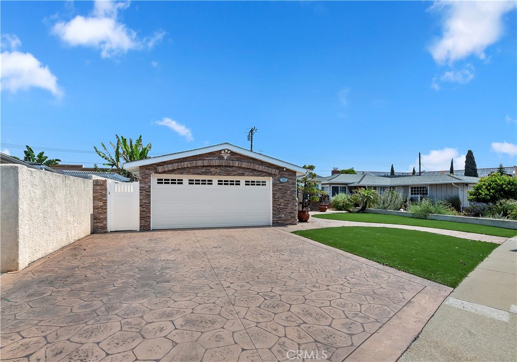 1825 Leola Street