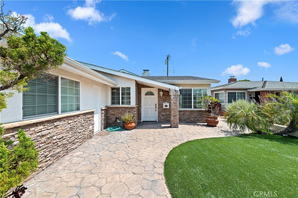 1825 Leola Street