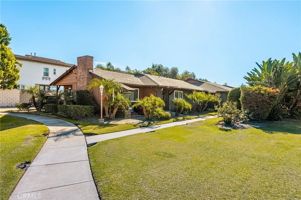 Photo of 3046 W Coolidge Ave, Anaheim, CA 92801 (MLS # OC26065684)