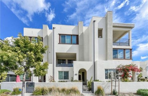 175 Frame Irvine CA 92618