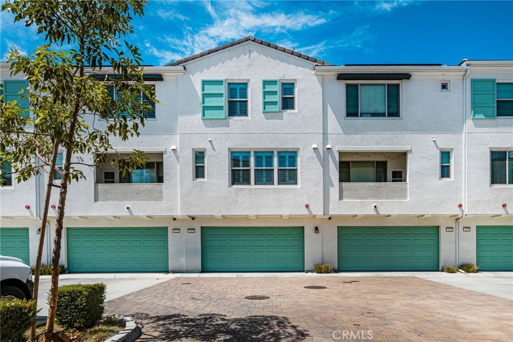 123 E Knox