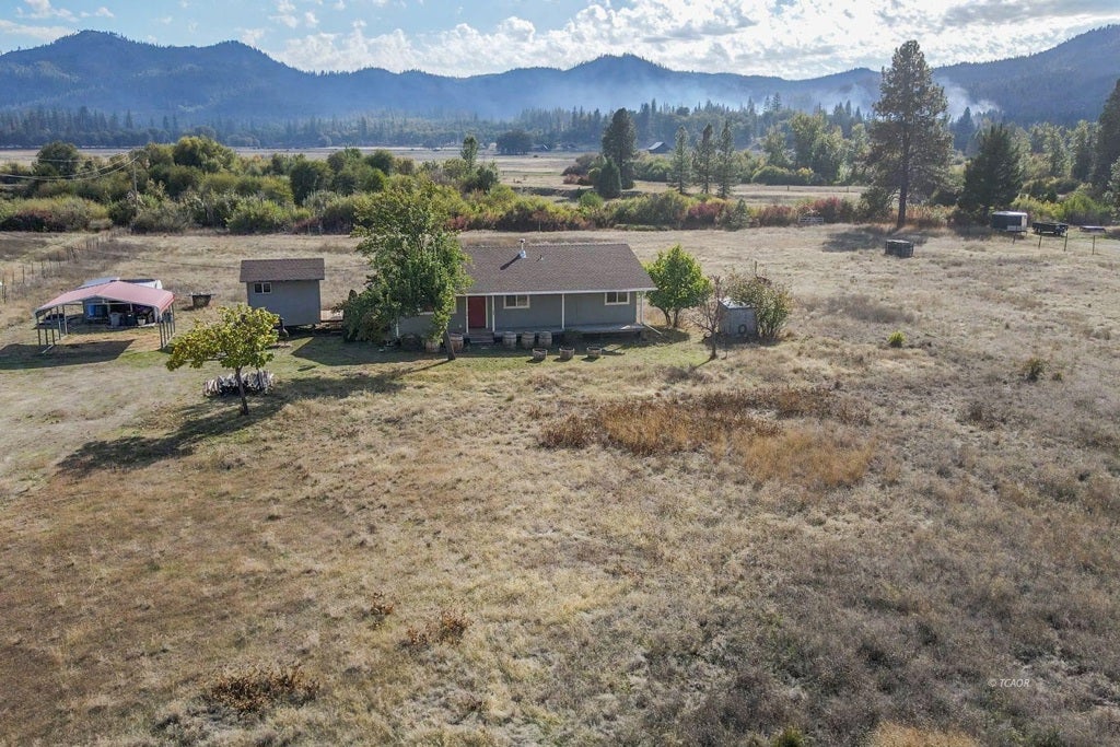 1095 Hyampom Rd