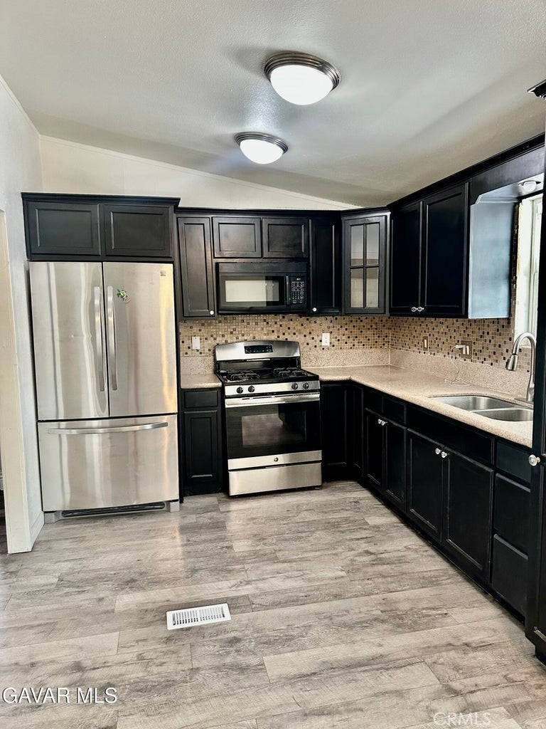 1717 E Avenue I 83