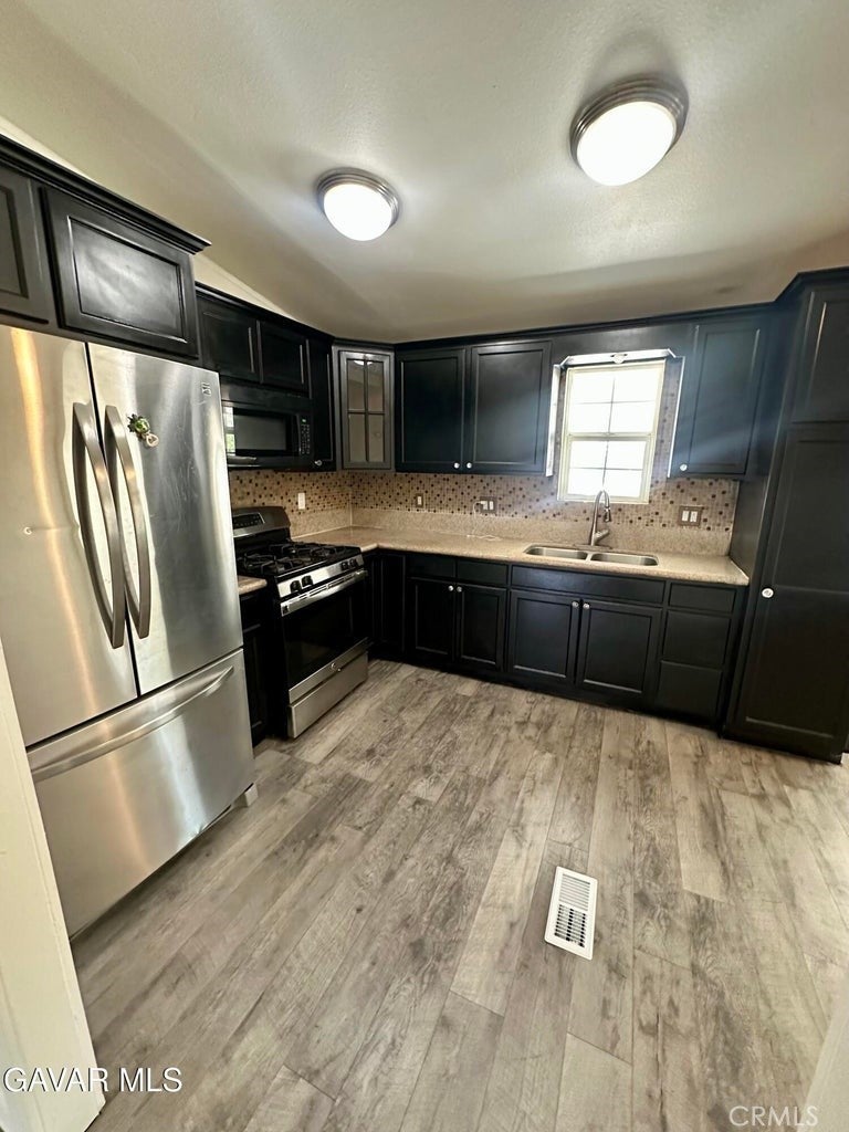 1717 E Avenue I 83