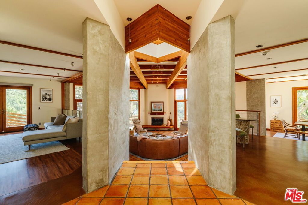 665 Sky Line Trail