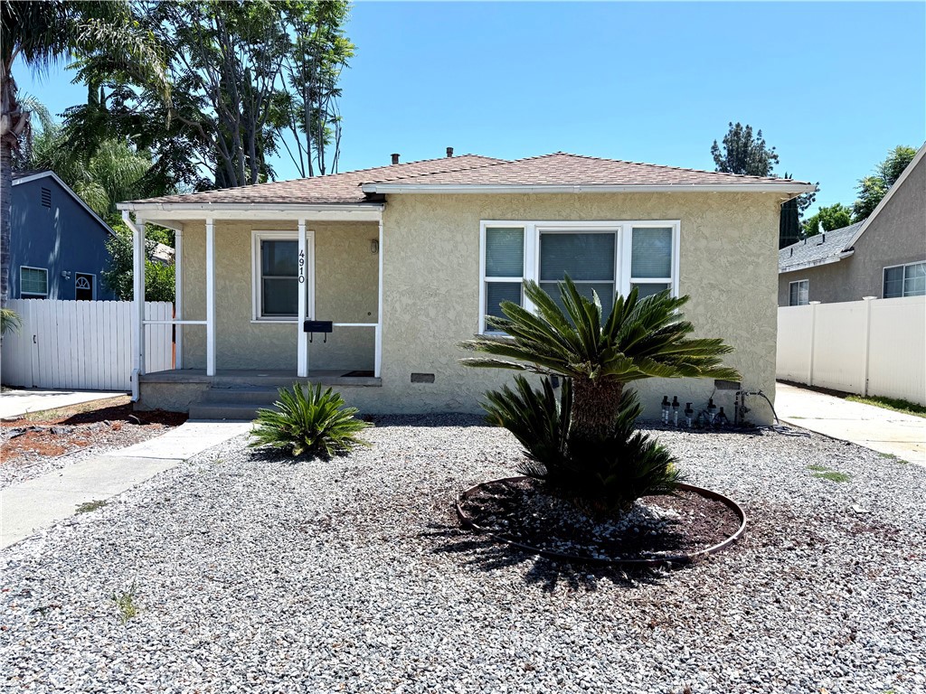 Desirable and well-maintained single-family home with 3 bedrooms and 2 bathrooms. Home is just a short walk to Ventura Boulevard’s markets, restaurants, and shops—plus easy access to the 101 freeway. This inviting home features real hardwood floors throughout with tile flooring in the kitchen & bathrooms, fresh paint, a formal living room, a bright breakfast/dining area, newer installed central heating and AC, a large backyard, and a detached one-car garage. Please note, owners are looking for applicants with 700+ FICO scores. Bank statements & employment will be verified.