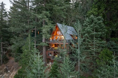 Photo of 24032 Skyland Dr, Crestline, CA 92325 (MLS # IG26016783)