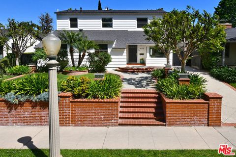 Photo of 4176 Klump Avenue, Studio City, CA 91602 (MLS # 26699905)