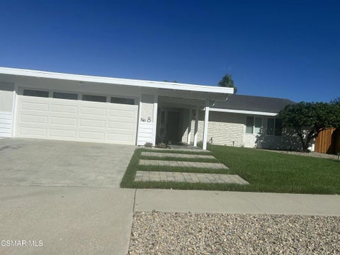Photo of 8 Madrid Avenue, Newbury Park, CA 91320 (MLS # 226004305)
