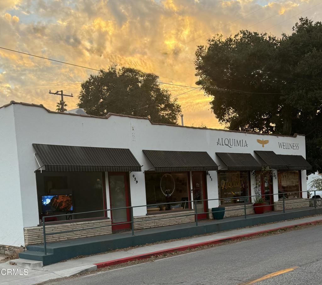 445 W El Roblar Ave Drive