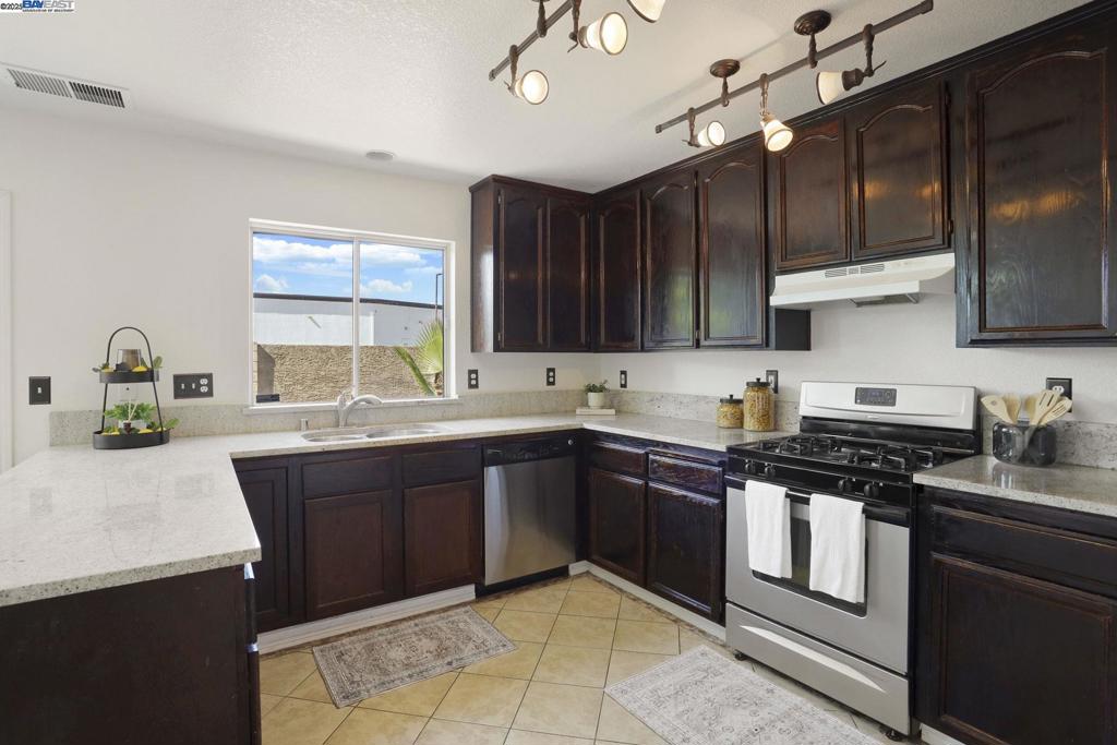 WOODFIELD ESTS - Residential