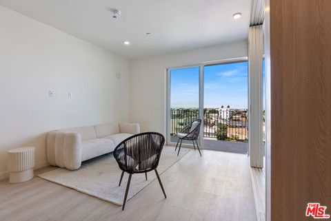 Photo of 1124 S Normandie Avenue, Los Angeles, CA 90006 (MLS # 25571159)