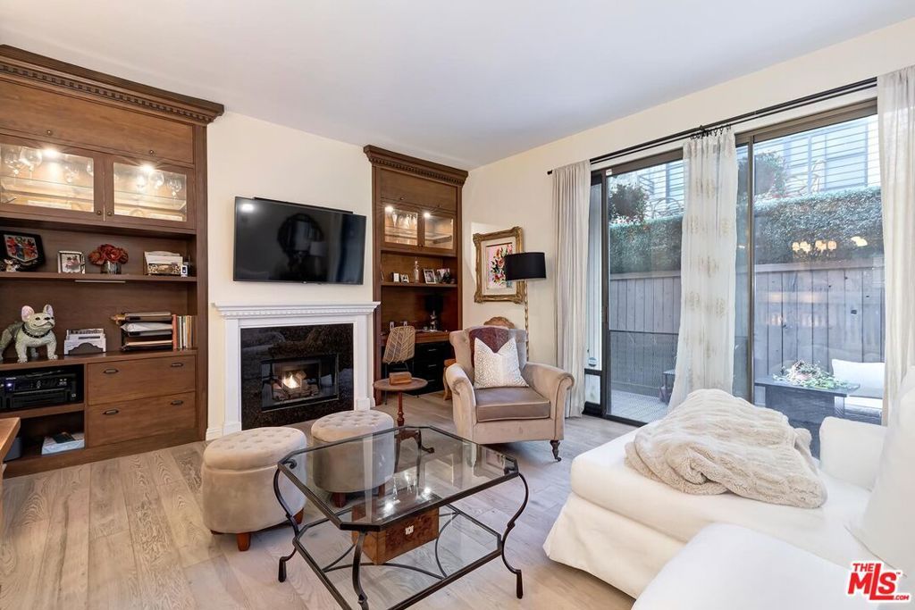 Photo of 853 Larrabee Street #7, West Hollywood, CA 90069 (MLS # 26675903)