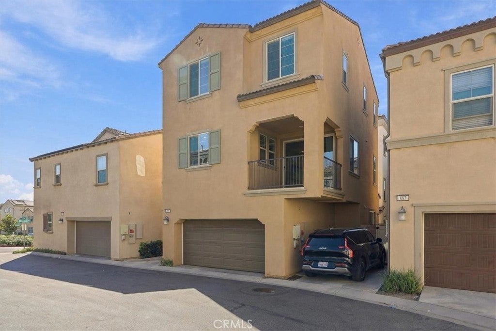 885 Pear Court