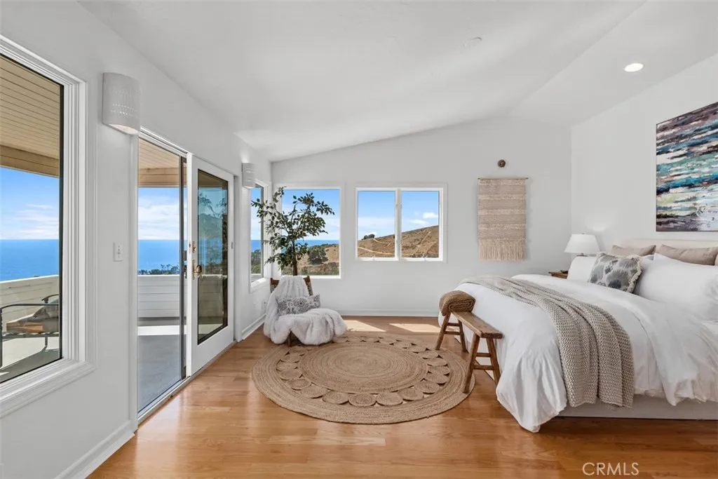Laguna Beach, California 92651, United States, 3 Bedrooms Bedrooms, ,4 BathroomsBathrooms,Residential,Active,207721