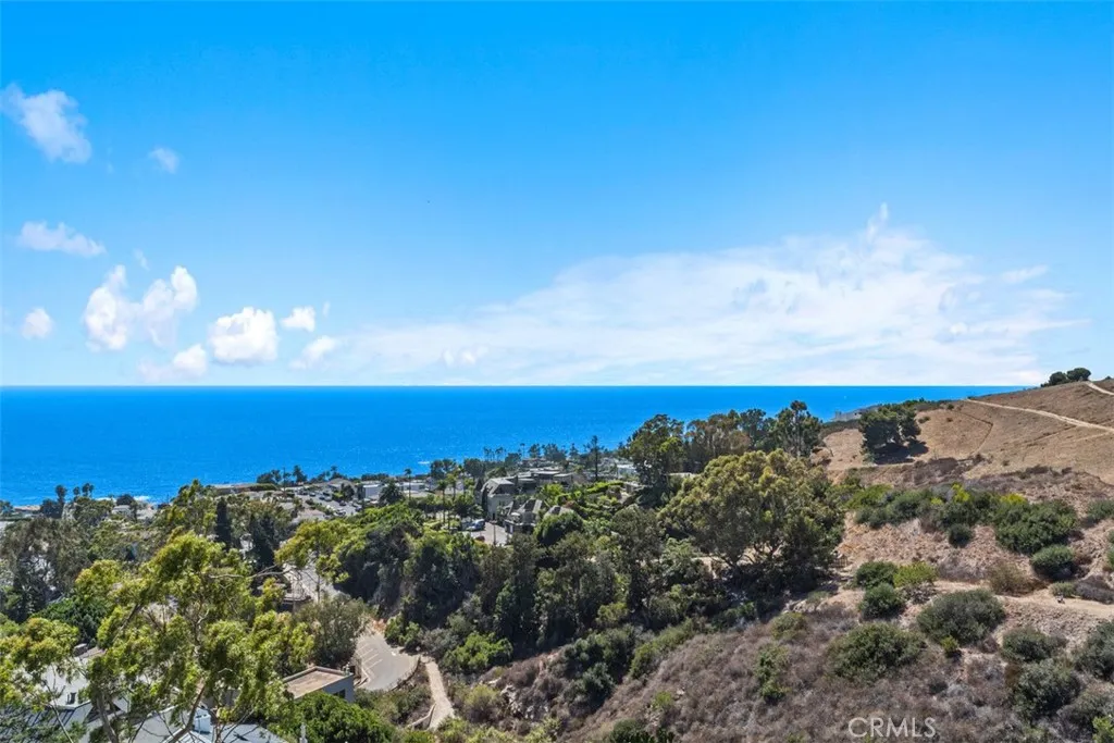 Laguna Beach, California 92651, United States, 3 Bedrooms Bedrooms, ,4 BathroomsBathrooms,Residential,Active,207721
