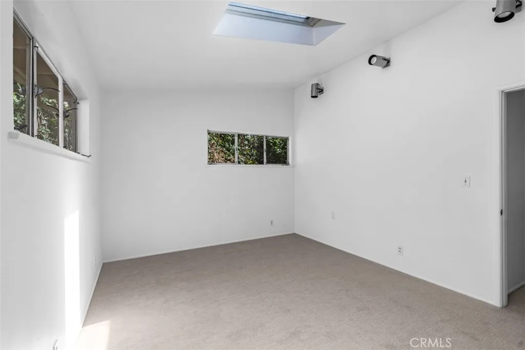 Laguna Beach, California 92651, United States, 3 Bedrooms Bedrooms, ,4 BathroomsBathrooms,Residential,Active,207721