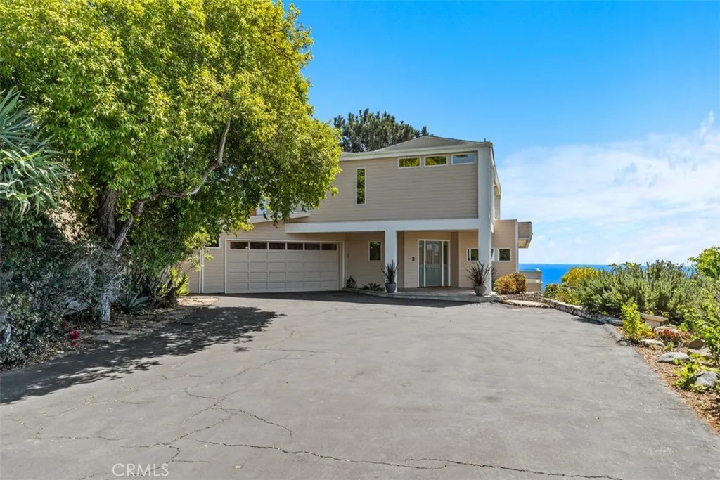 Laguna Beach, California 92651, United States, 3 Bedrooms Bedrooms, ,4 BathroomsBathrooms,Residential,Active,207721