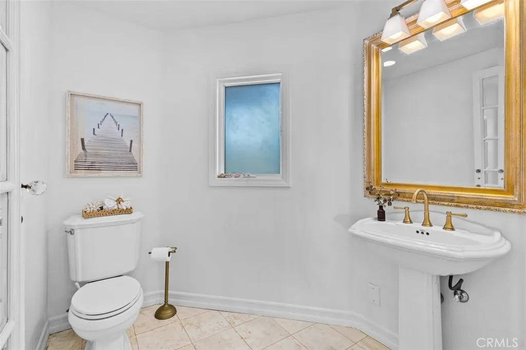 Laguna Beach, California 92651, United States, 3 Bedrooms Bedrooms, ,4 BathroomsBathrooms,Residential,Active,207721