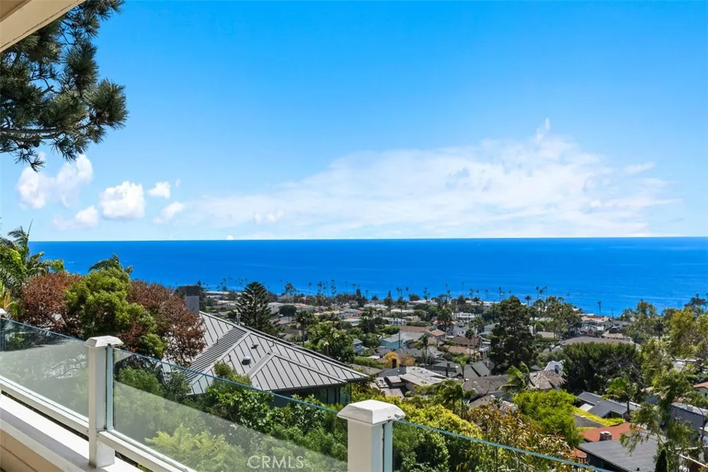 Laguna Beach, California 92651, United States, 3 Bedrooms Bedrooms, ,4 BathroomsBathrooms,Residential,Active,207721