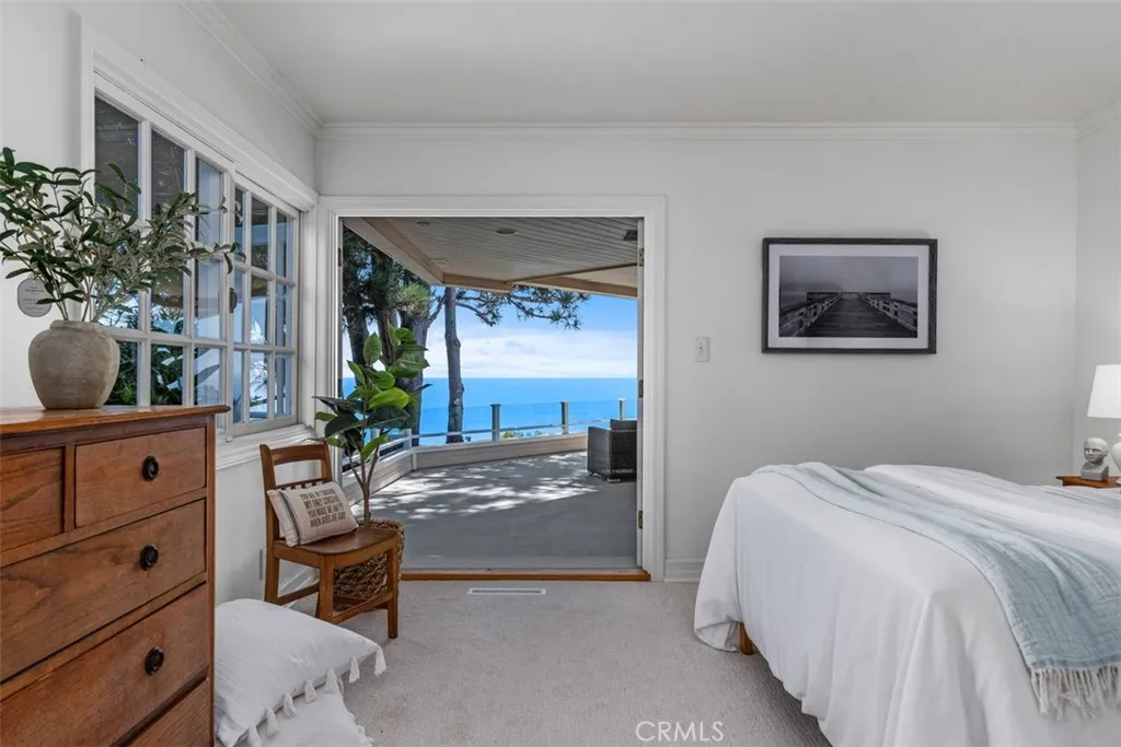 Laguna Beach, California 92651, United States, 3 Bedrooms Bedrooms, ,4 BathroomsBathrooms,Residential,Active,207721