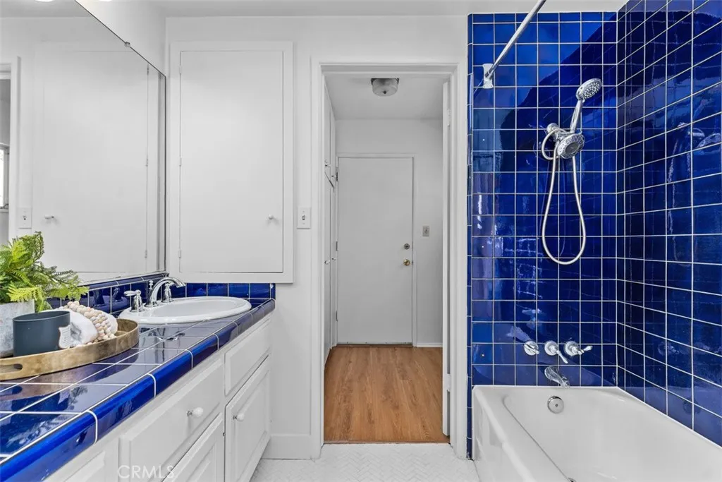 Laguna Beach, California 92651, United States, 3 Bedrooms Bedrooms, ,4 BathroomsBathrooms,Residential,Active,207721