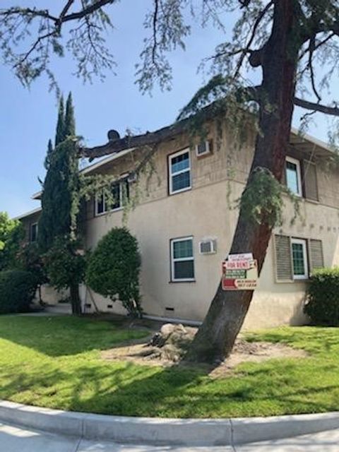 Photo of 2140 -1/2 Lincoln Street N, Burbank, CA 91504 (MLS # SR26161403)