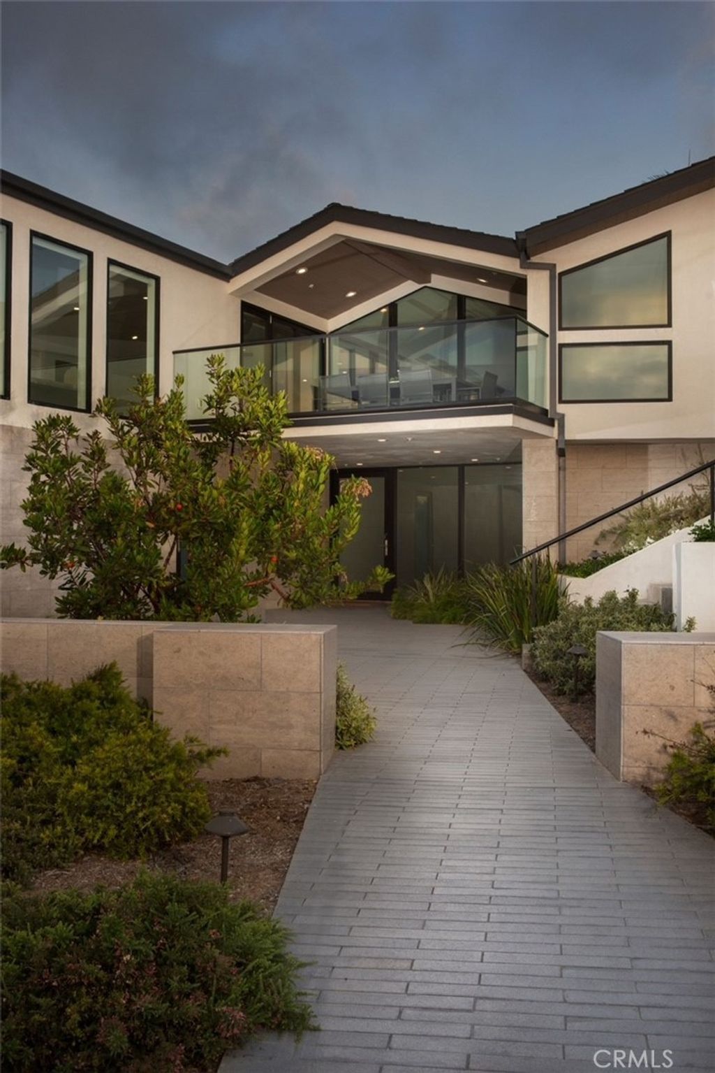 Photo of 27 North La Senda Drive Dr, Laguna Beach, CA 92651 (MLS # OC26054797)