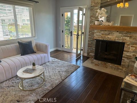 Photo of 3315 Strongs Drive #B, Venice, CA 90292 (MLS # SB25012615)