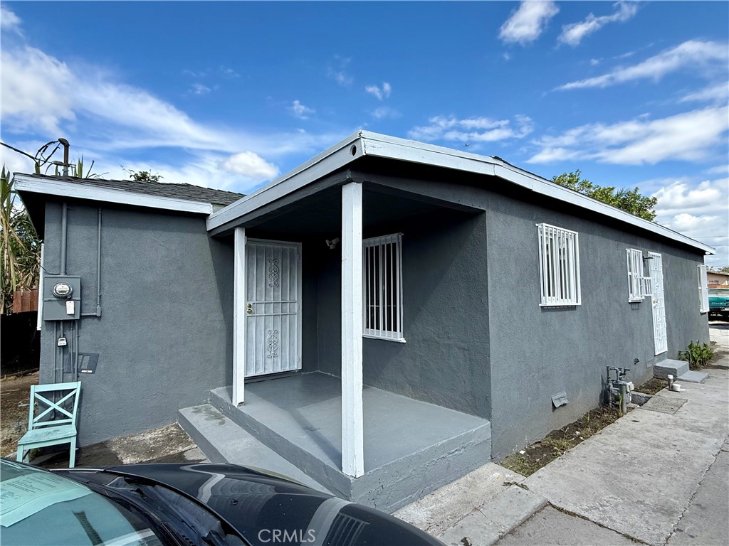 1359 E 108th