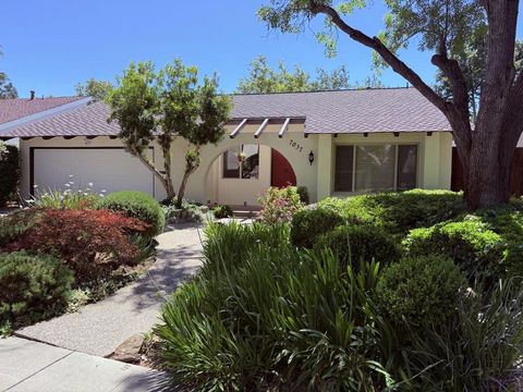 Photo of 7037 Via Barranca Court, San Jose, CA 95139 (MLS # ML82048120)