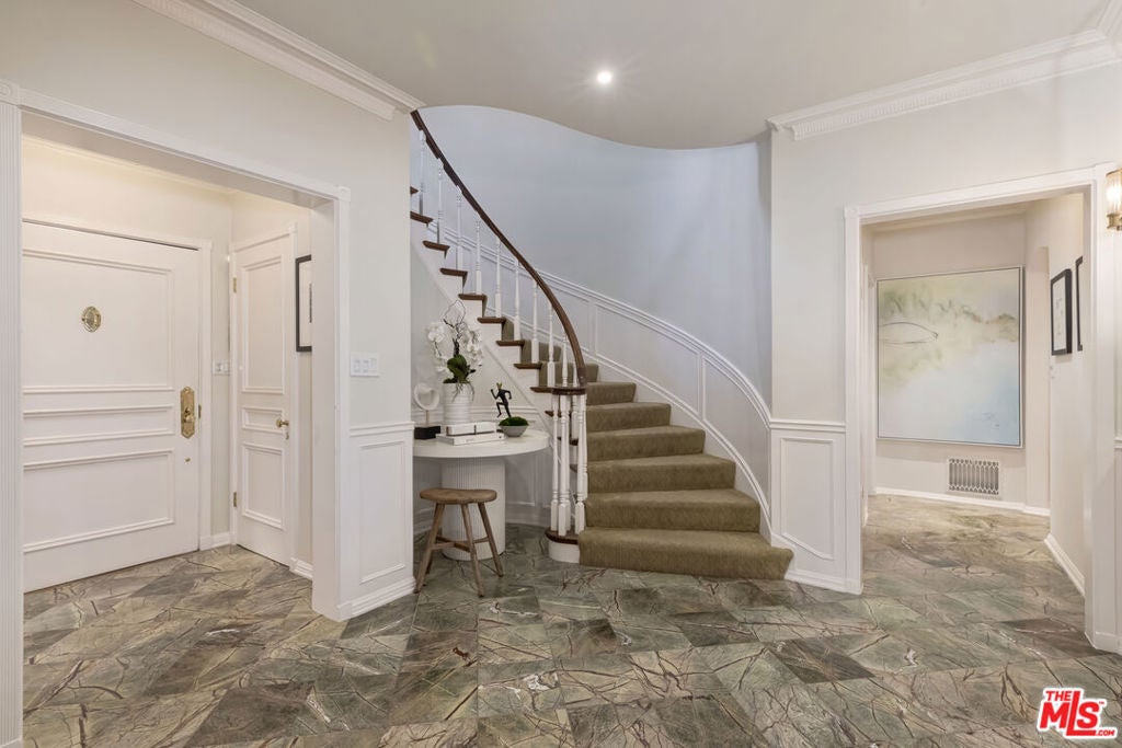 921 Thayer Avenue