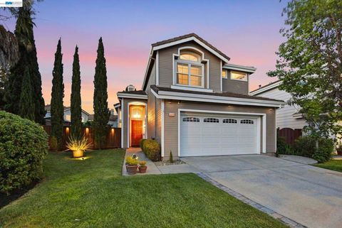 Photo of 36939 Papaya Street St, Newark, CA 94560 (MLS # 41129860)