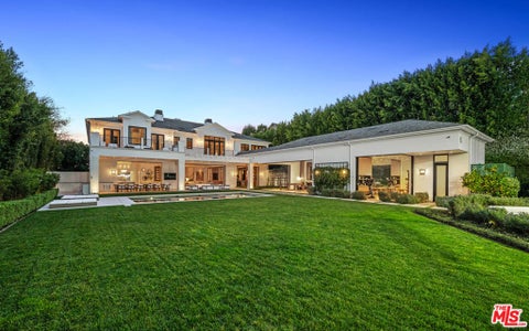 Photo of 807 Cinthia Street, Beverly Hills, CA 90210 (MLS # 26103269)