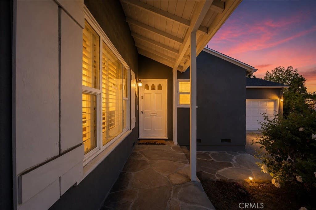 Photo of 6458 Hanna AVE, Woodland Hills, CA 91303 (MLS # SR26130019)