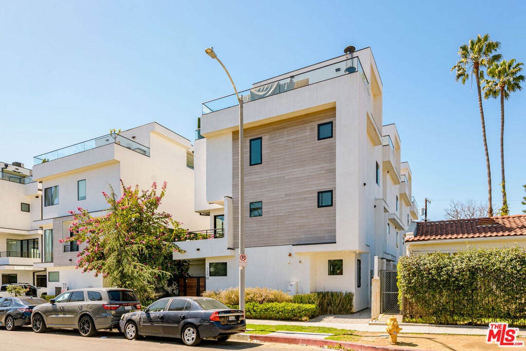 741 N Gramercy Place, Los Angeles CA 90038