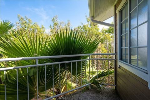 Tiny photo for 2006 Aviation Way #E, Redondo Beach, CA 90278 (MLS # SB25227339)