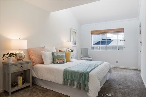 Tiny photo for 2006 Aviation Way #E, Redondo Beach, CA 90278 (MLS # SB25227339)