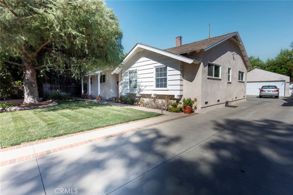9433 Geyser Avenue