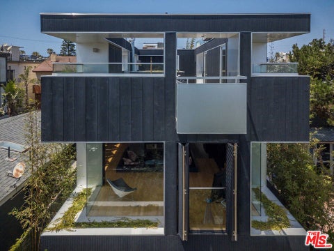 Photo of 21 27th Avenue, Venice, CA 90291 (MLS # 26999197)