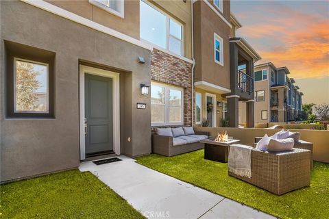 335 Adela Lake Forest CA 92630