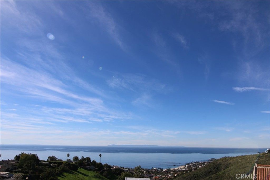 Photo of 1981 San Remo Dr, Laguna Beach, CA 92651 (MLS # LG25110503)